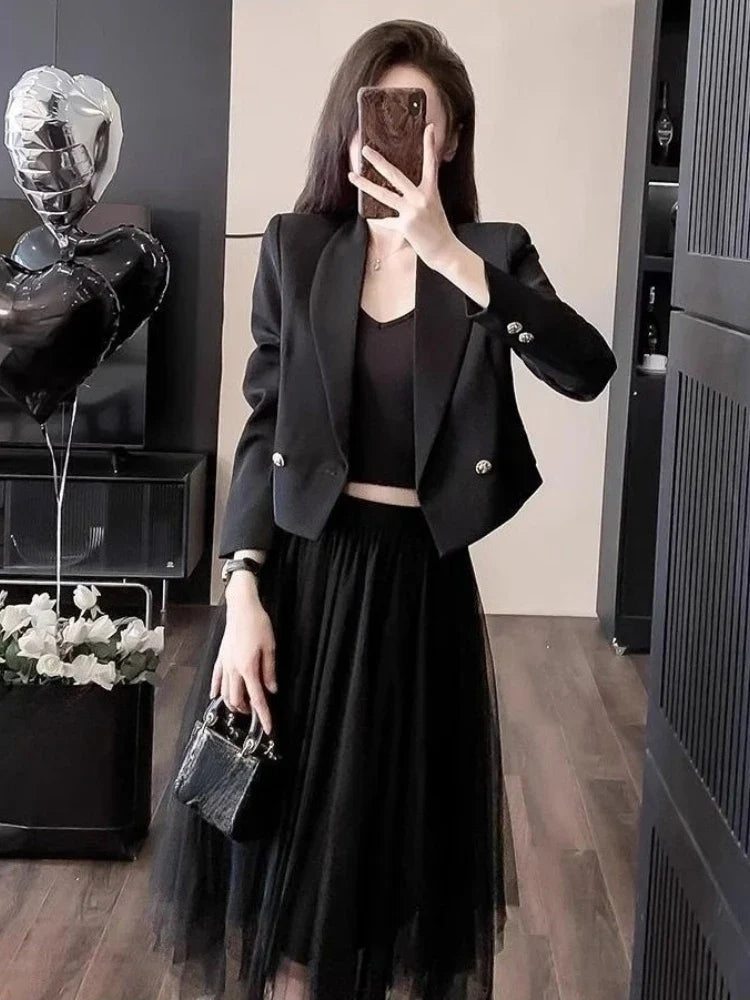 Chic Black Women Blazer 2025 New Arrival Spring Autumn Short Petite Button Trim Design Unique Niche Outerwear Basic Youthful
