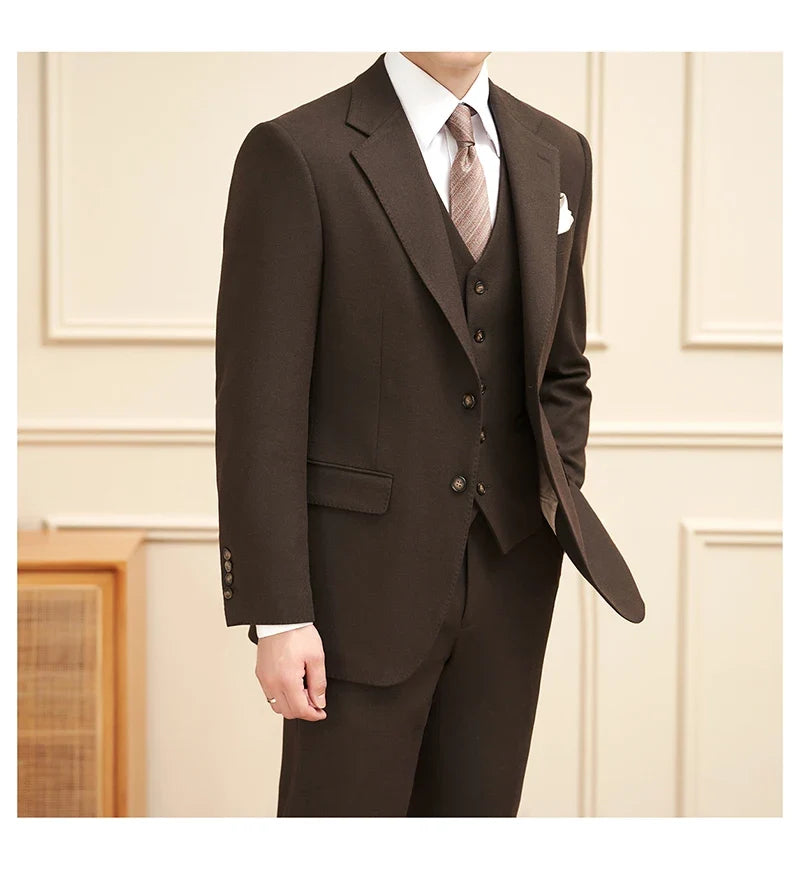 High-quality men's banquets come with a versatile and trendy business casual three-piece wedding set