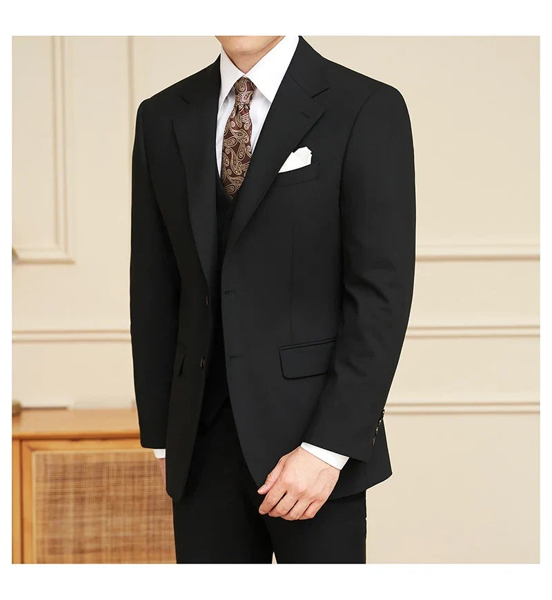 High-quality men's banquets come with a versatile and trendy business casual three-piece wedding set