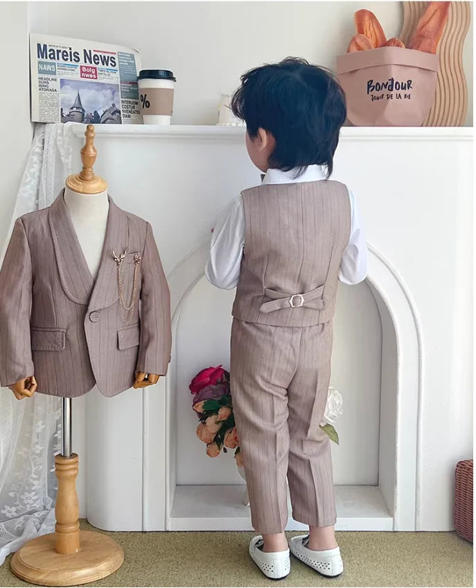 Kids Striped Birthday Party Outfit Boys Wedding Suit Set Childre's Jacket Vest Pants Bowtie Brooch 5Pieces Winter Clothing Set