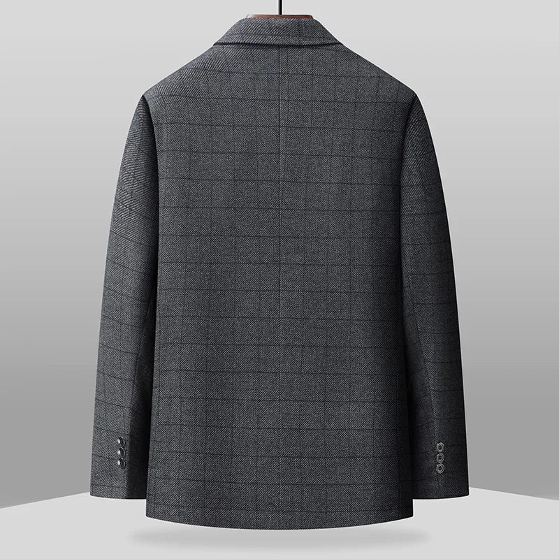 The new striped business casual fashion classic blazer with pockets is suitable for daily wear for men.