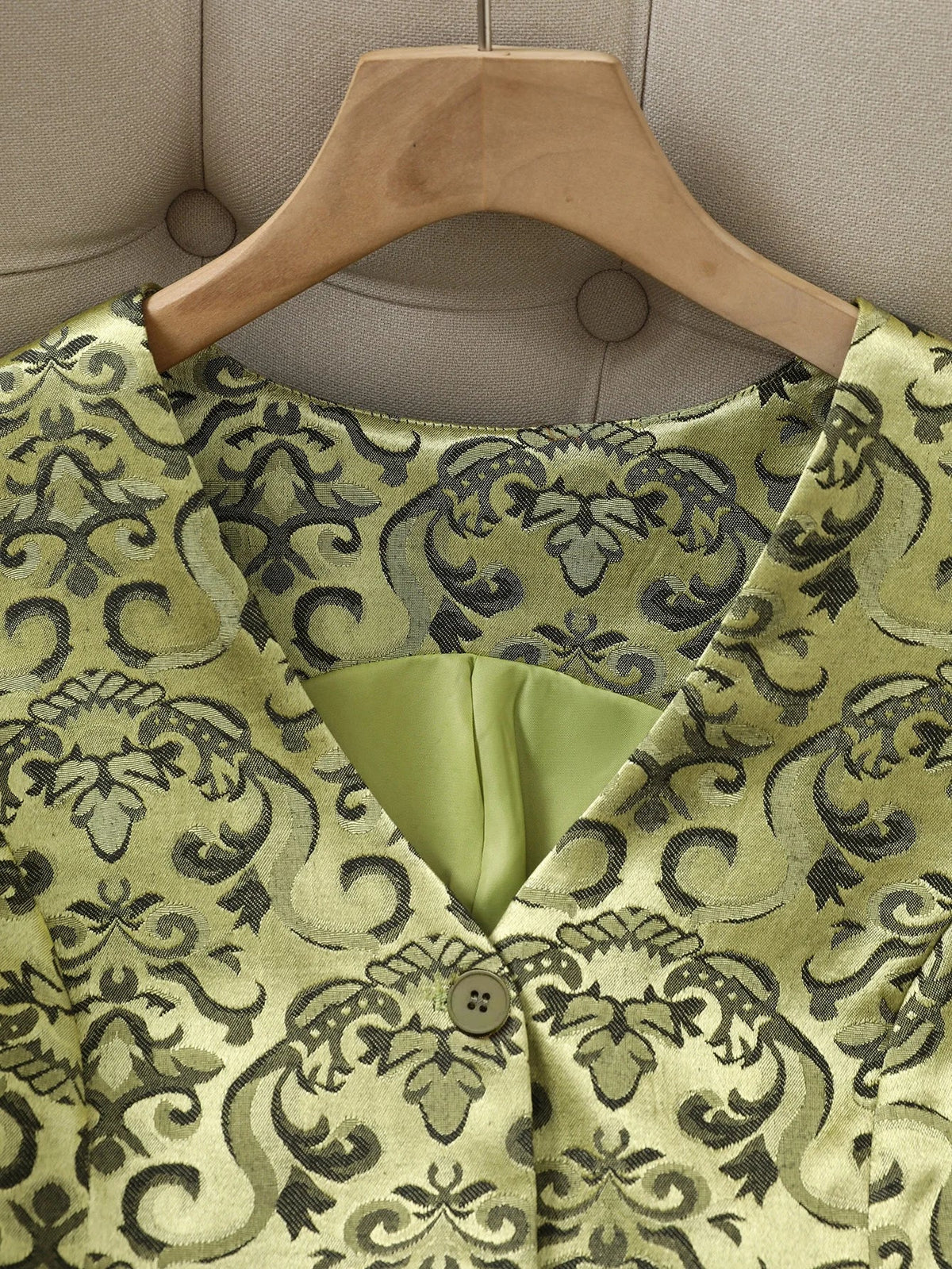 Women's Vintage Jacquard Vest in Green - Elegant Baroque Print Button-Up Waistcoat Luxury Satin Jacquard Vest with Ornate