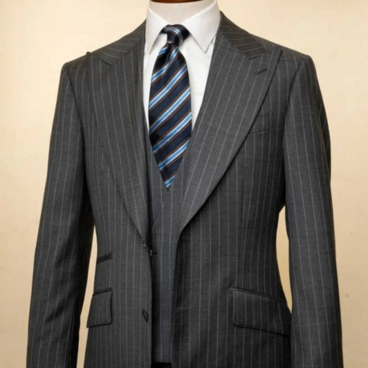 Mens Grey Pinstripe 3 Piece Suit Single Breasted Wide Peak Lapel Vest And Pants Formal Business Wedding Guest Customized