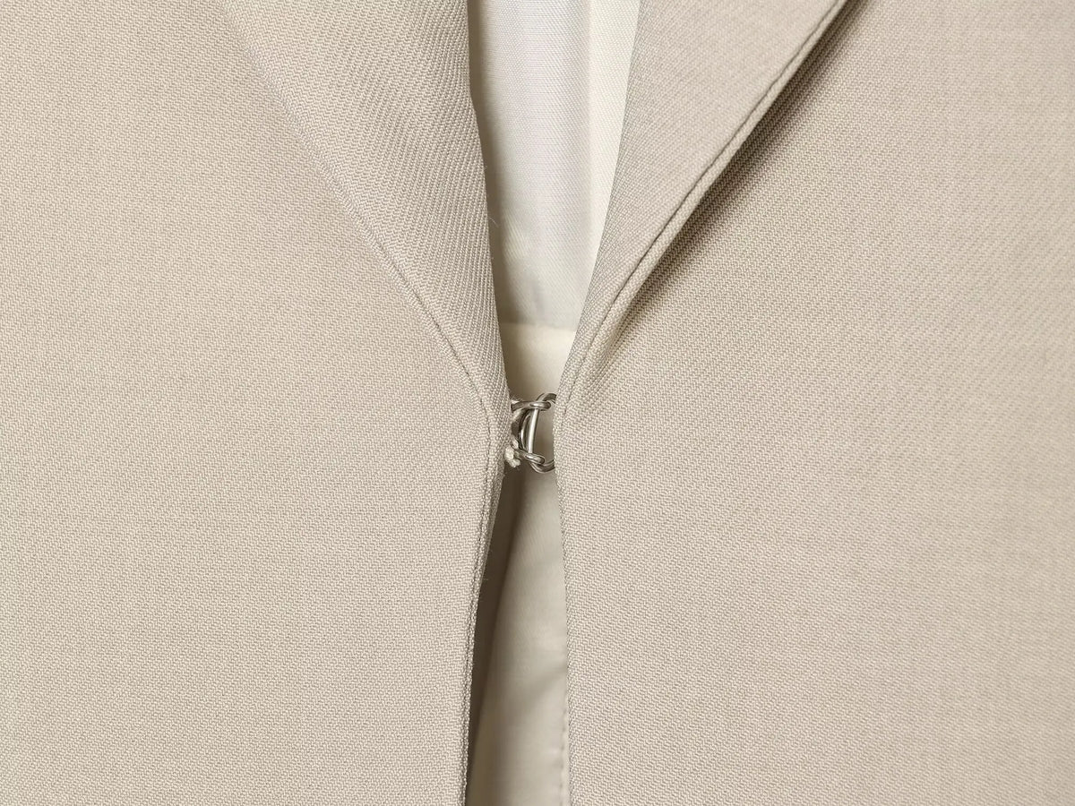 2026 Elegant Office Women Sleeveless Waistcoat Lapel Double Breasted Metal Gold Button Flap Pockets Slim Business Suit Vest