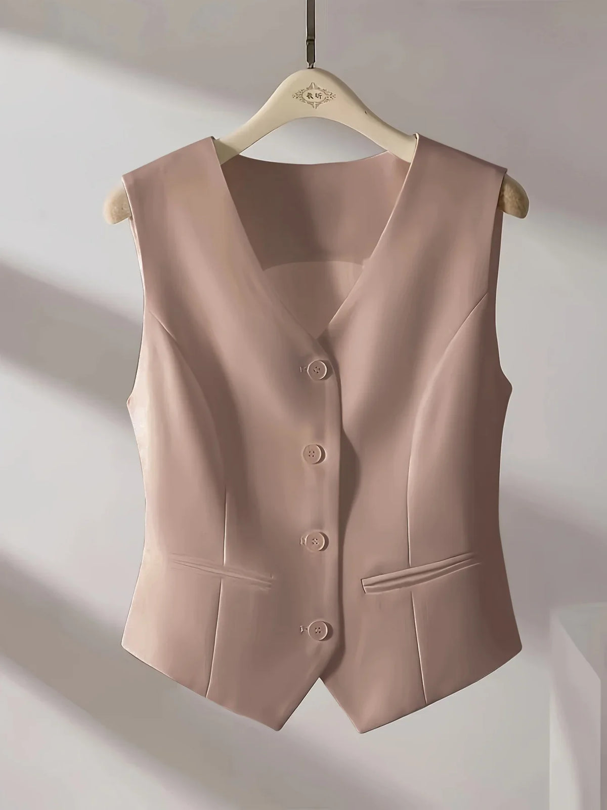 Women's Sleeveless Vest V-Neck Button Front Cut Casual Style With Elegant Spring Summer and Fall Routine Suitable for the Office