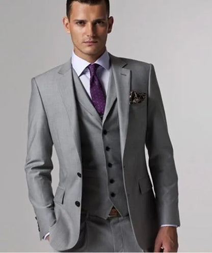 Burgundy Classic Peak Lapel Wedding Tuxedos Slim Fit Suits For Men Groomsmen Suit 3 Pieces Prom Formal Best Man Suits