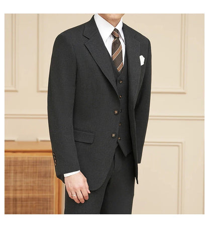 High-quality men's banquets come with a versatile and trendy business casual three-piece wedding set