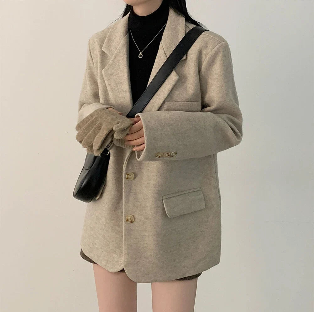 Chic Autumnal Loose Fit Casual Classic Style Long Sleeve Woolen Coat for Women Elegant Commuter Style Single Button Closure