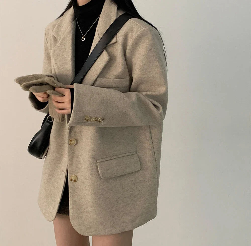 Chic Autumnal Loose Fit Casual Classic Style Long Sleeve Woolen Coat for Women Elegant Commuter Style Single Button Closure