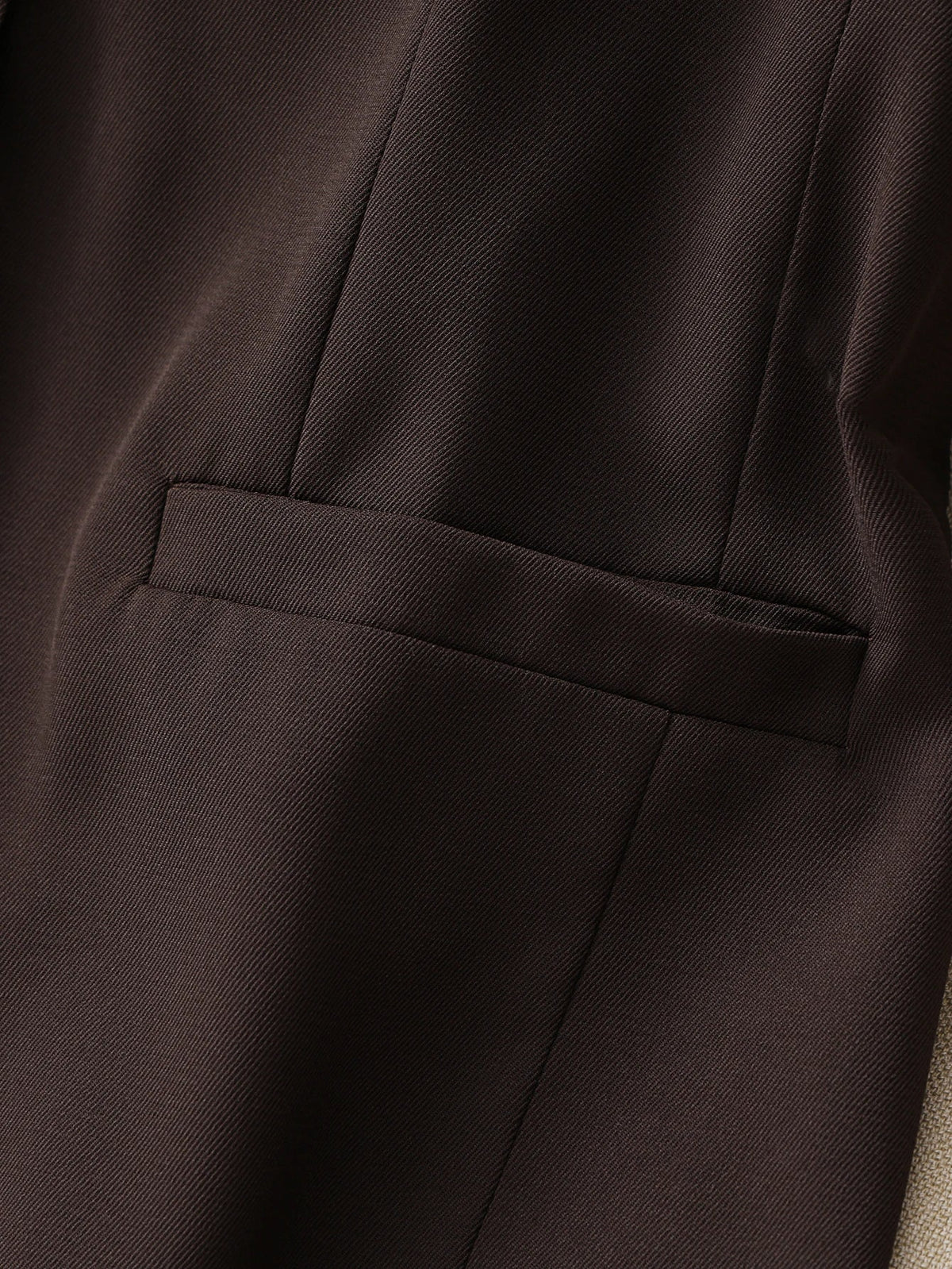 Vintage Inspired Women's Waistcoat Retro Brown V-Neck Slim Fit Suit Vest for a Classic Look，Office & Business Casual