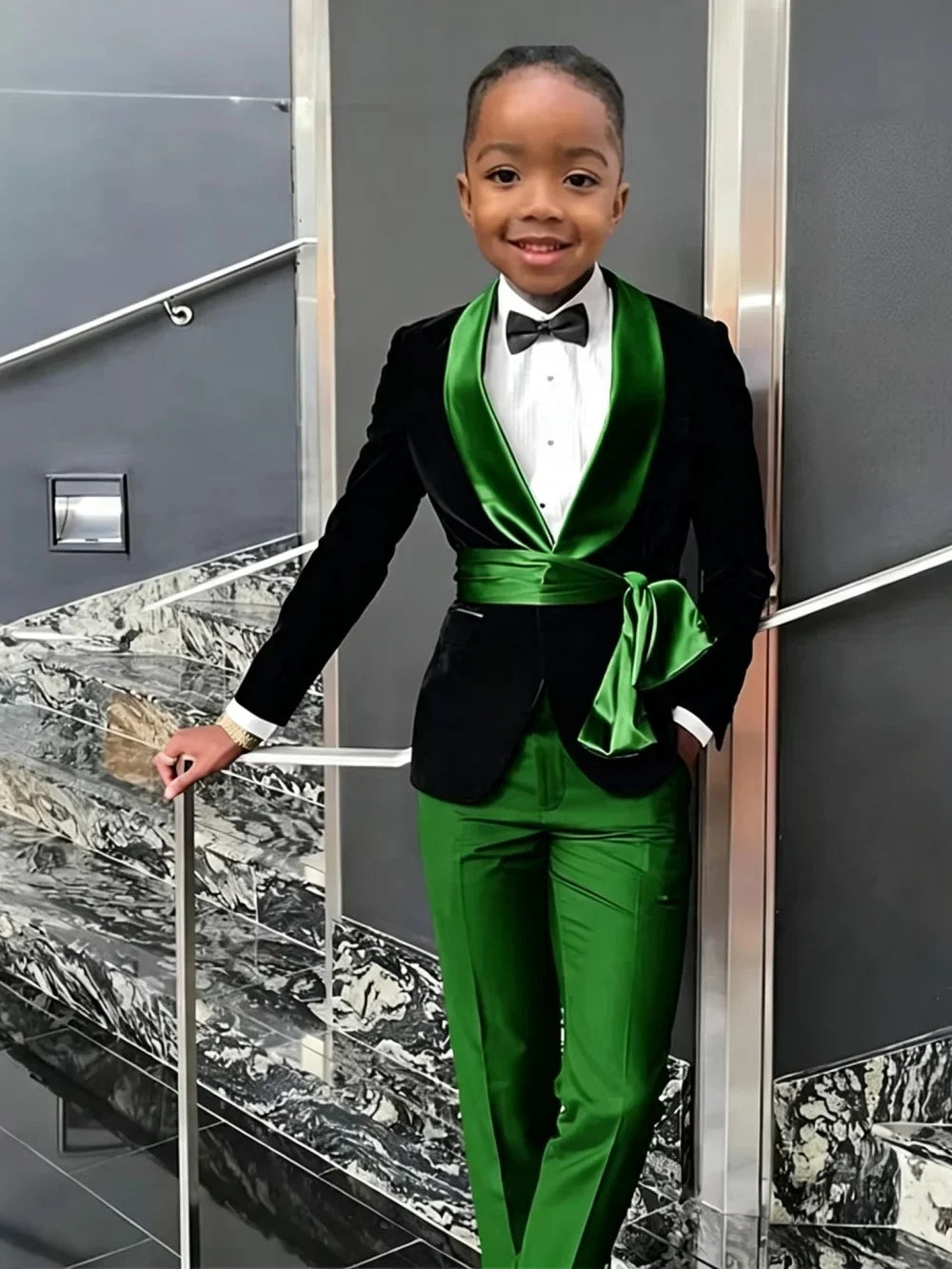 New Boys Velvet Suit Set 2 Pieces Formal Party Wear Fashionable Handsome Kids Regular Fit Tuxedo Wedding Guest Outfit