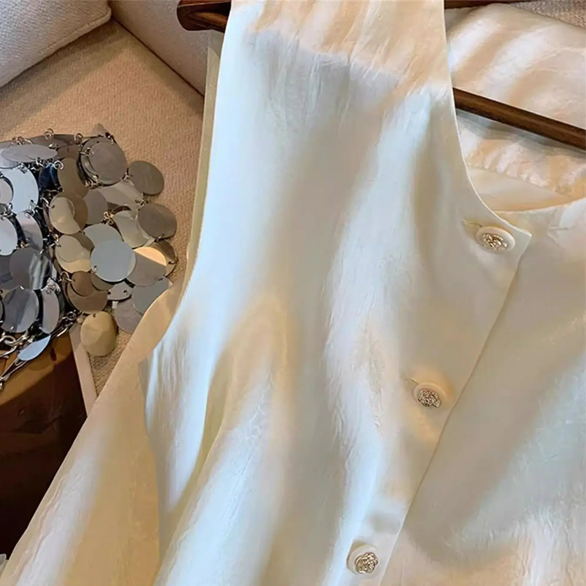Women Vest Small Fragrance Jacket Satin Sleeveless Top Spring Summer New Fashion Temperament Petal Hem Waistcoat Female Vest