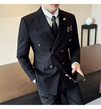 The men's three-piece wedding dress set for the autumn and winter of 2025 is a fashionable, trendy and stylish double-breasted m