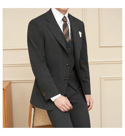 High-quality men's banquets come with a versatile and trendy business casual three-piece wedding set