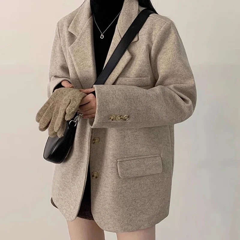 Chic Autumnal Loose Fit Casual Classic Style Long Sleeve Woolen Coat for Women Elegant Commuter Style Single Button Closure