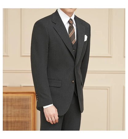 High-quality men's banquets come with a versatile and trendy business casual three-piece wedding set