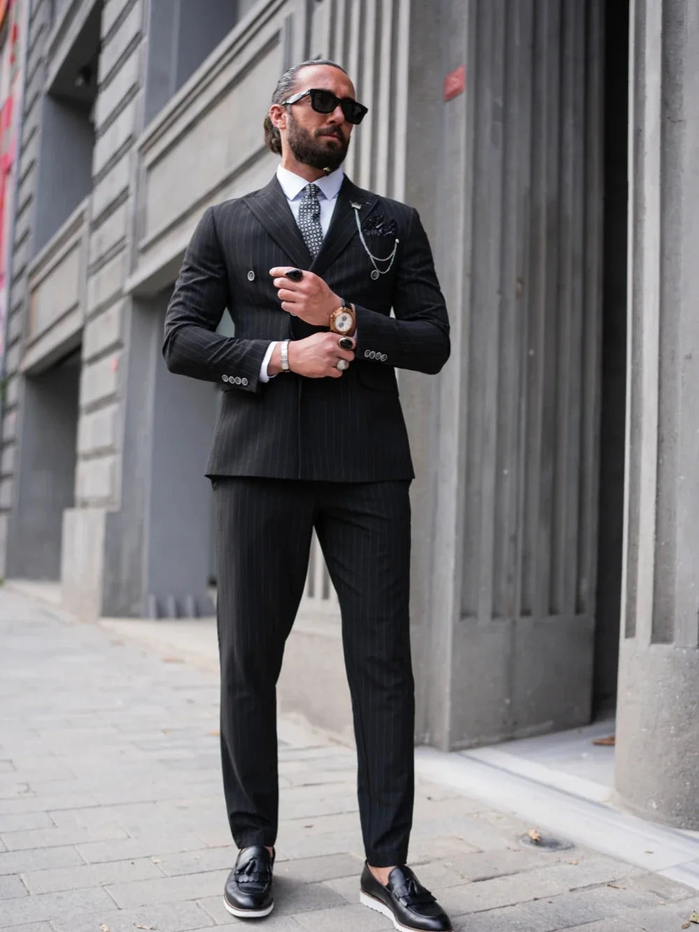 New Men's Slim Fit Striped Suit s2 Pieces Blazer Pants For Business Activities Stylish Customized Peak Lapel Tuxedo For Men