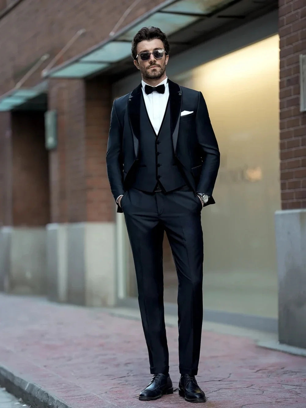 Popular Attractive Men's Slim Fit Tuxedo 3 Pieces Blazer Vest Pants Black Classy Notched Lapel Suit Set For Men Customzied 2026