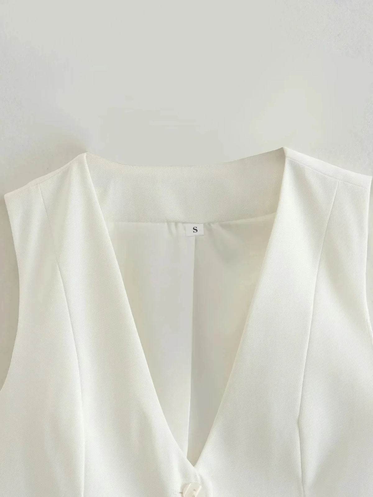 Fashion Women Vest Sleeveless Vests for Women Chic V-Neck Single-Breasted Ladies Elegant White Waistcoat Tops