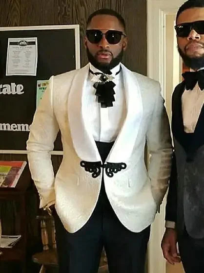 Burgundy Classic Peak Lapel Wedding Tuxedos Slim Fit Suits For Men Groomsmen Suit 3 Pieces Prom Formal Best Man Suits