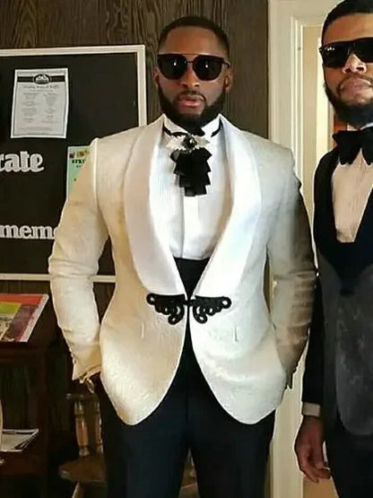 Burgundy Classic Peak Lapel Wedding Tuxedos Slim Fit Suits For Men Groomsmen Suit 3 Pieces Prom Formal Best Man Suits