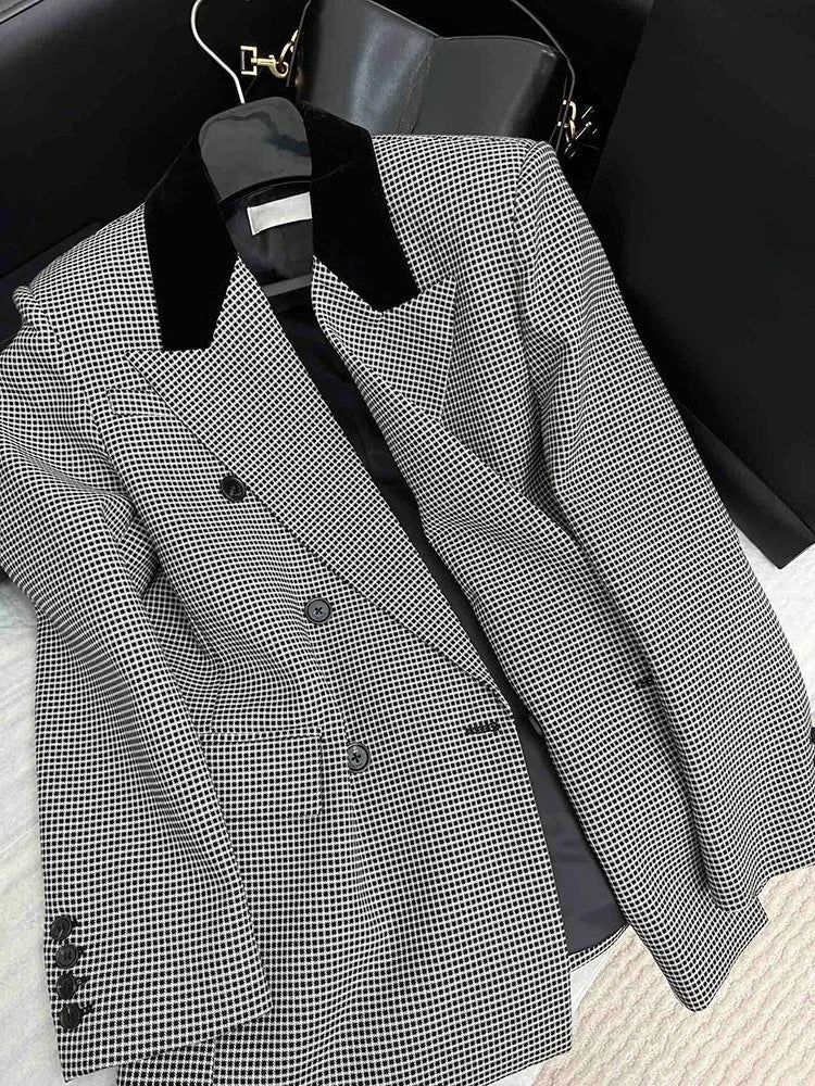 2026 Spring Autumn French Style Plaid Double Breasted Blazer Men Elegant Check Suit Jacket Fashion Outerwear