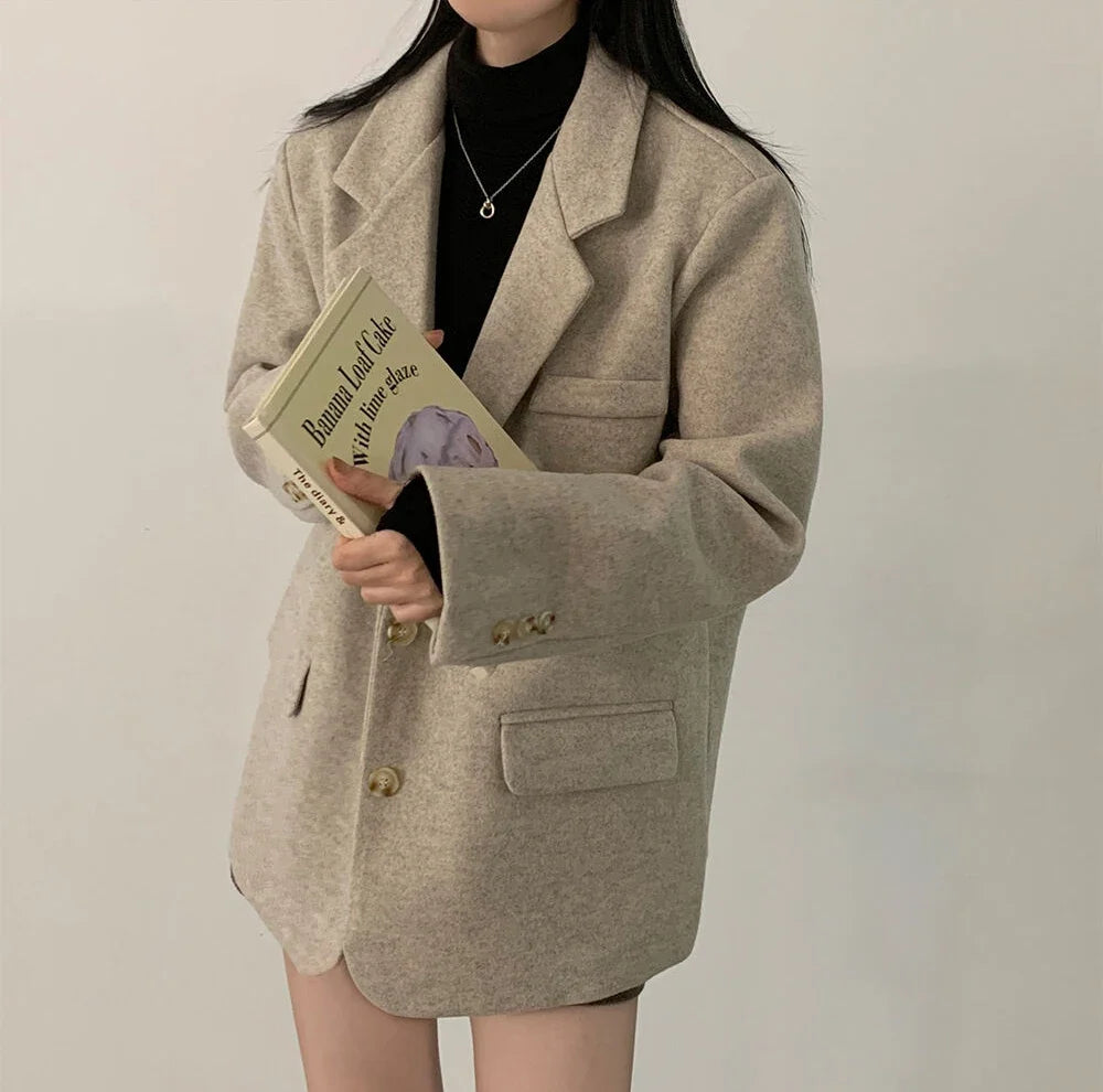 Chic Autumnal Loose Fit Casual Classic Style Long Sleeve Woolen Coat for Women Elegant Commuter Style Single Button Closure