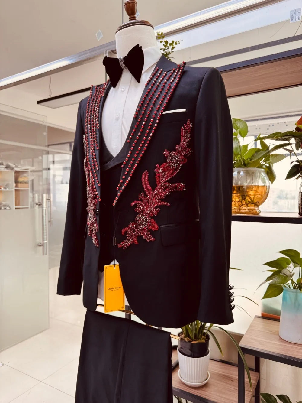 New Men's Red Crystal Suit Set 3 Pieces Dancing Wear Classic Peak Lapel Suits For Wedding Handsome Slim Fit Tuxedo Party Wear