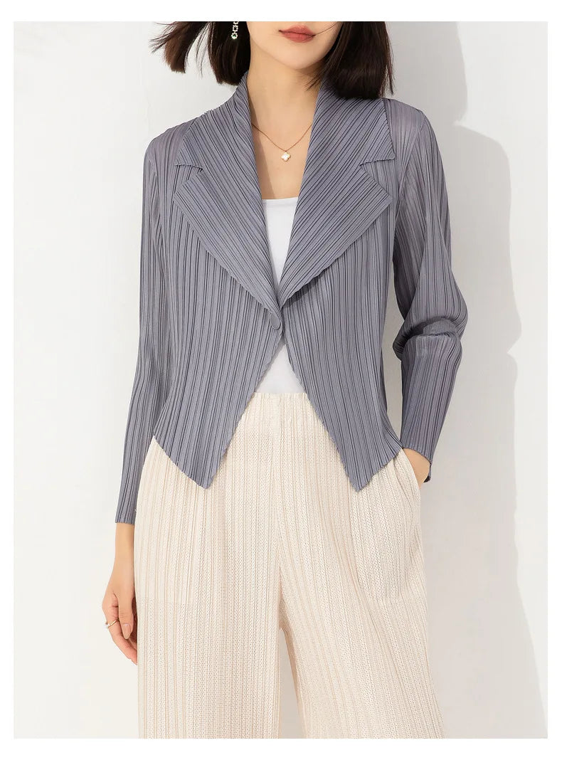 Pleated Coat Women's Early Autumn New Style 2023 Fashionable Versatile Suit Collar One Button Temperament Short Suit Top