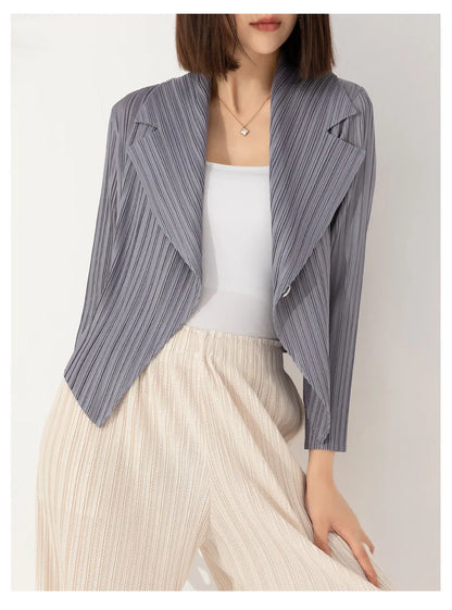Pleated Coat Women's Early Autumn New Style 2023 Fashionable Versatile Suit Collar One Button Temperament Short Suit Top