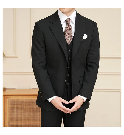 High-quality men's banquets come with a versatile and trendy business casual three-piece wedding set