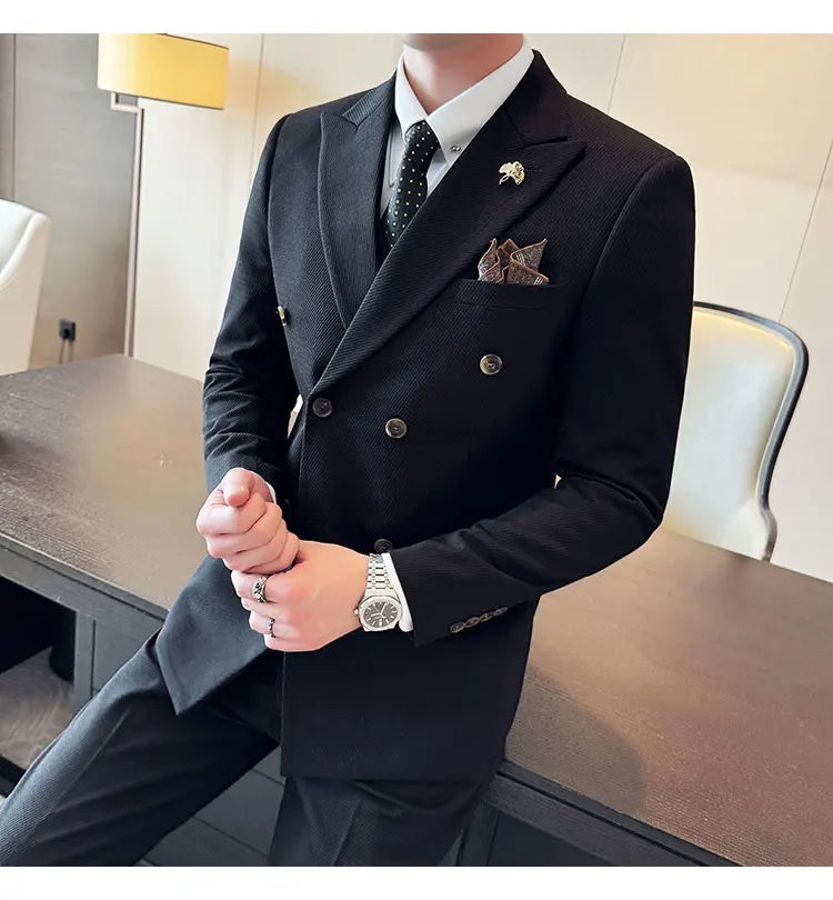 The men's three-piece wedding dress set for the autumn and winter of 2025 is a fashionable, trendy and stylish double-breasted m