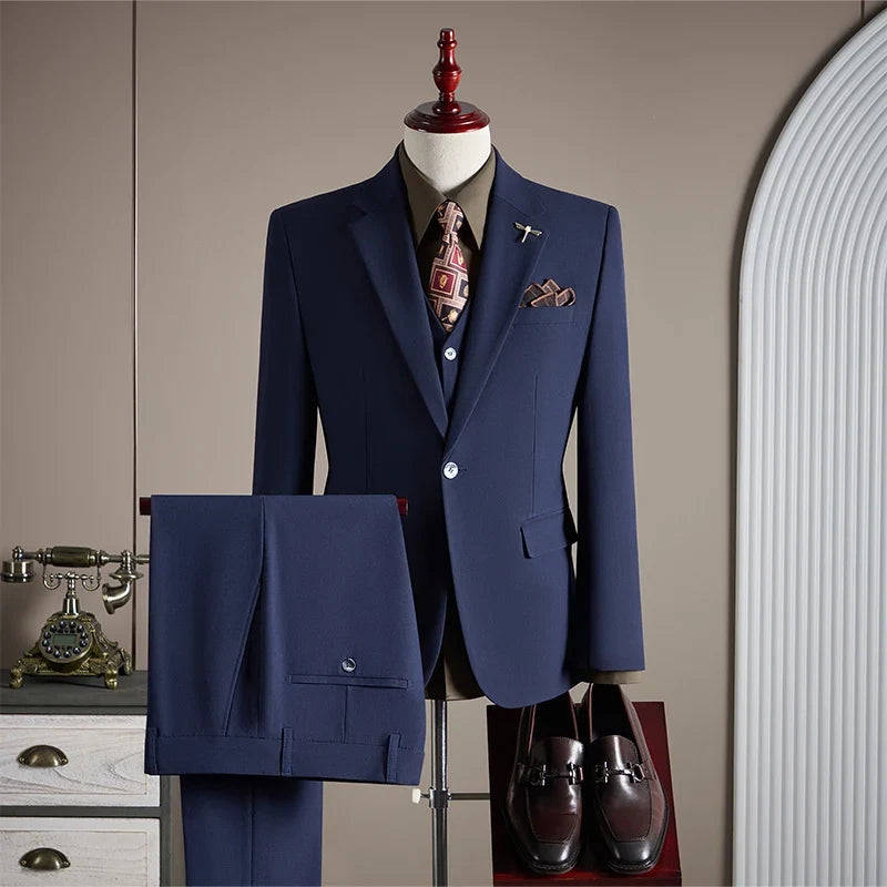 High-quality, Fashionable and Stylish Plus-size Men's Solid-color Suit Set, Men's Three-piece Set, One-button Casual Suit