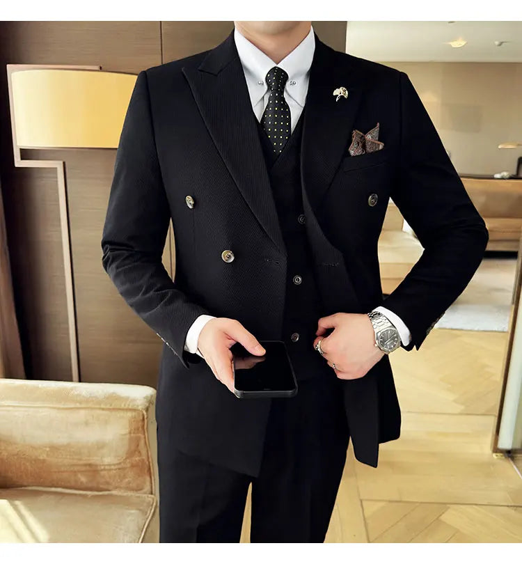 The men's three-piece wedding dress set for the autumn and winter of 2025 is a fashionable, trendy and stylish double-breasted m