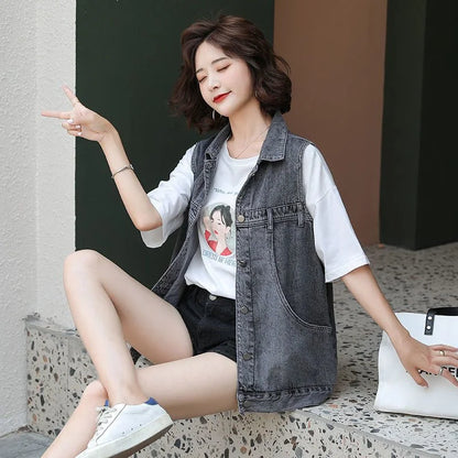 2025 Spring Summer new Fashion V-Neck Denim Vest Women Short Sleeveless Jacket Casual Single-Breasted Jean Waistcoat Female
