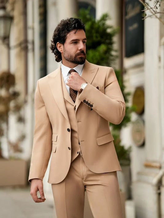 Classic Regular Fit Formal Suit Set For Men Customized Peak Lapel Men's Suits 3 Pieces Blazer Vest Pants Wedding Groom Outfit