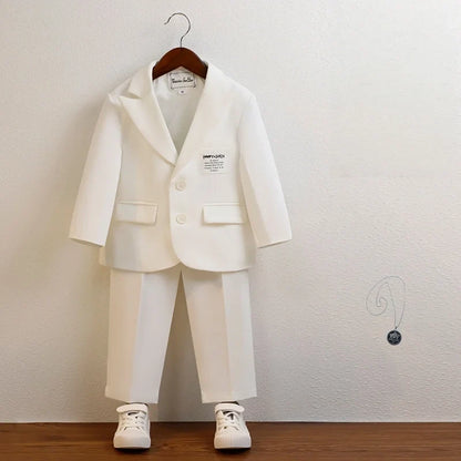 Kids Pure White Casual Suit Set Boys 3Pieces Wedding Dress With Jacket Pants Necklace Flower Kids Piano Performance Costume