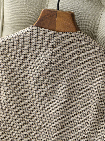 Vintage Women's Checkered Tank Top with Elegant V-neck Buttons Is Designed for Folding Daily Commute and Office Casual Wear