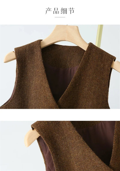 Vintage V-neck Casual Vest Jacket Women British Style  Loose Sleeveless Waistcoat 2025 New Spring Summer Buttons Ladies Outwear