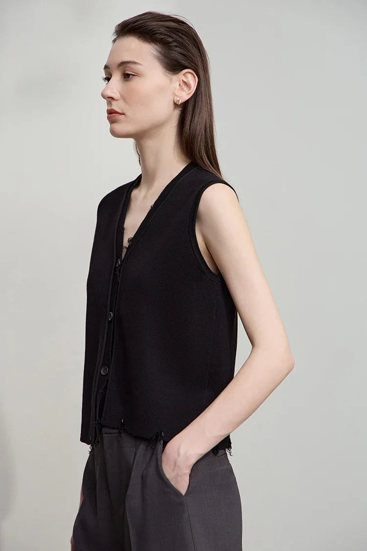 Women's Vest 2026 Autumn New Minimalist Solid Versatile Vests For Women V-neck Sleeveless Casual Short Top Female 12543005