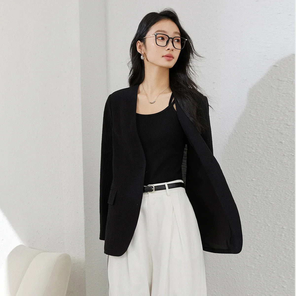 Women's Black Blazer New Autumn 2026 V-neck Loose-fit Casual Office Lady Tailored Coat Fall Fashion Elegant Jackets A0511