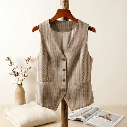 Vintage Women's Checkered Tank Top with Elegant V-neck Buttons Is Designed for Folding Daily Commute and Office Casual Wear