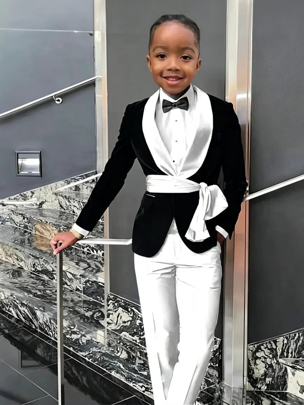 New Boys Velvet Suit Set 2 Pieces Formal Party Wear Fashionable Handsome Kids Regular Fit Tuxedo Wedding Guest Outfit