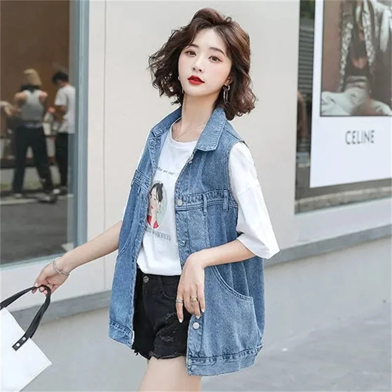 2025 Spring Summer new Fashion V-Neck Denim Vest Women Short Sleeveless Jacket Casual Single-Breasted Jean Waistcoat Female