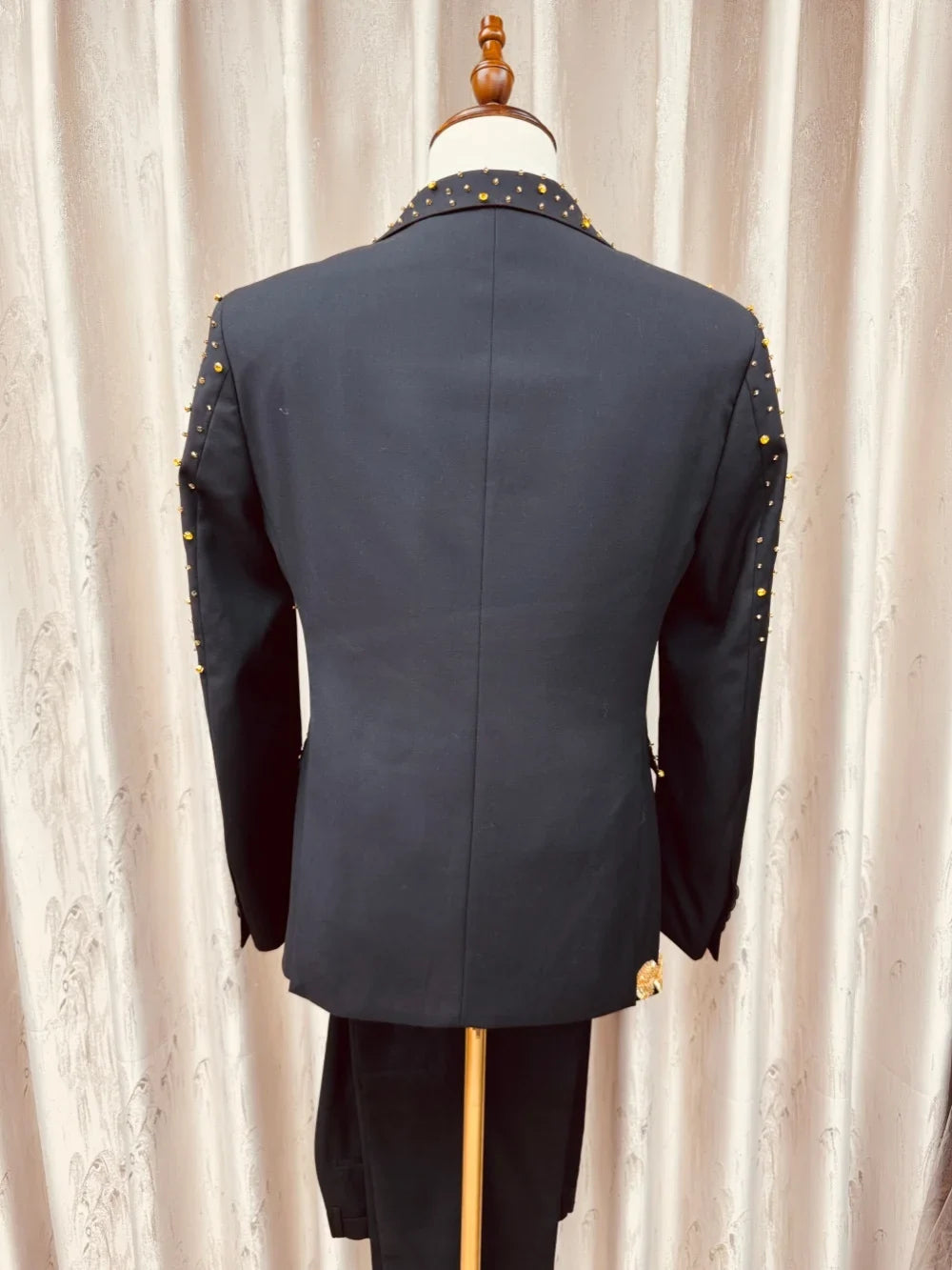 Men's Golden Beaded Suits 3 Pieces Banquet Party Wear Exquisite Peak Lapel Suit Set Wedding Party Outfit Stage Costumes S-3XL