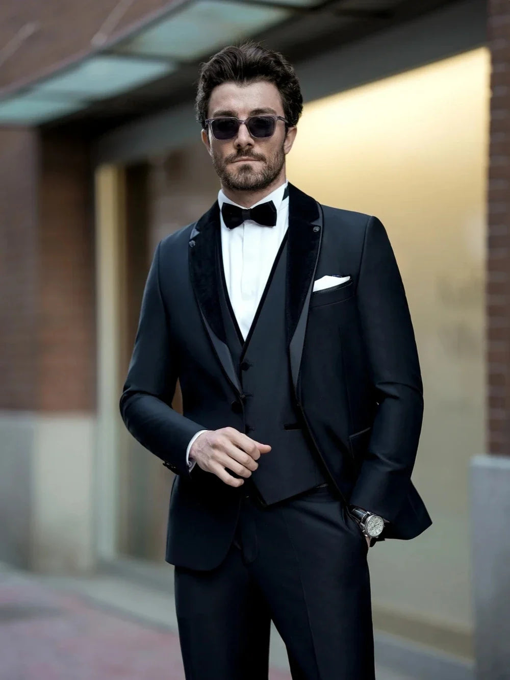 Popular Attractive Men's Slim Fit Tuxedo 3 Pieces Blazer Vest Pants Black Classy Notched Lapel Suit Set For Men Customzied 2026