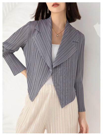 Pleated Coat Women's Early Autumn New Style 2023 Fashionable Versatile Suit Collar One Button Temperament Short Suit Top
