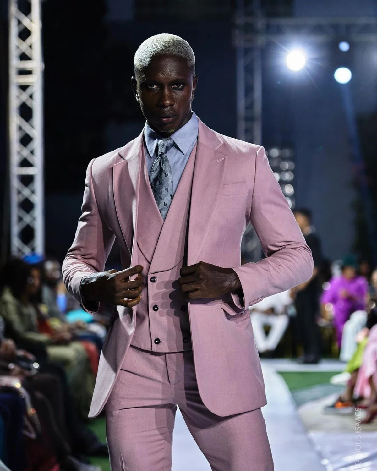 Pink Men's Suit 3 Pieces Blazer Vest Pants One Button Peaked Lapel Formal Wear Wedding Groom Formal Tailored Costume Homme