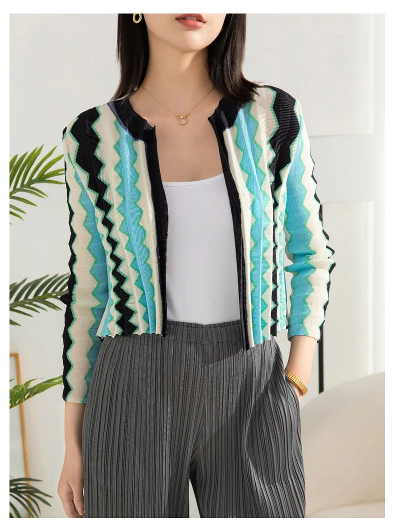 Miyake Style Coat Women Spring Autumn Fashion Top 2023 Pleated Contrast Color Cardigan Short Temperament Small Size All-Matching