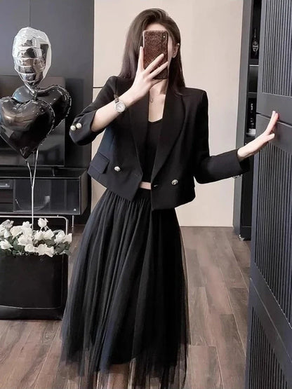 Chic Black Women Blazer 2025 New Arrival Spring Autumn Short Petite Button Trim Design Unique Niche Outerwear Basic Youthful